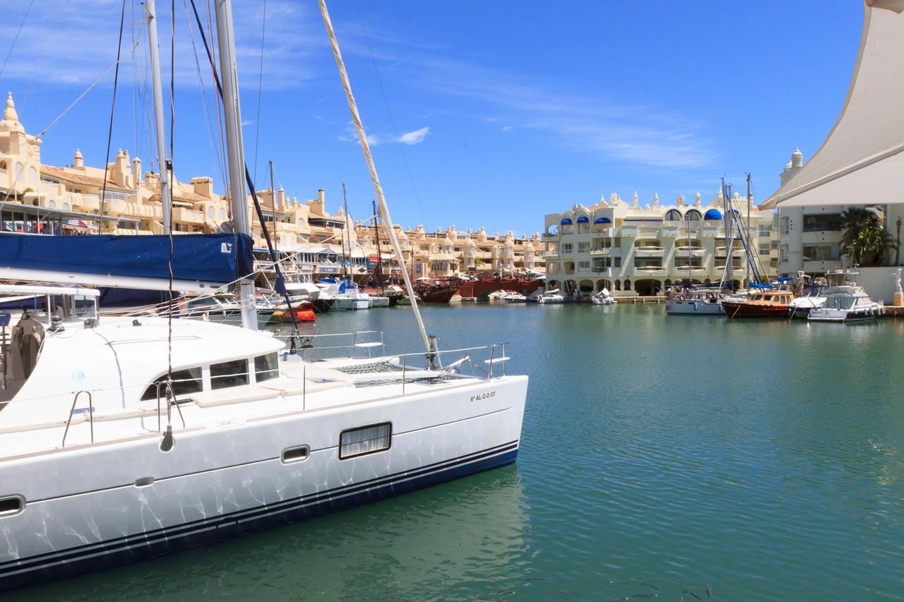 Puerto Marina Apartment เบนัลมาเดนา ภายนอก รูปภาพ